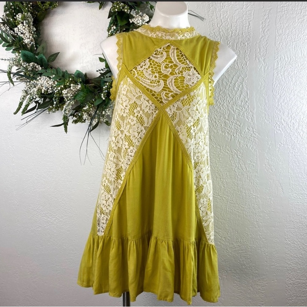 Hayden Los Angeles Sleeveless Lace Trim Dress